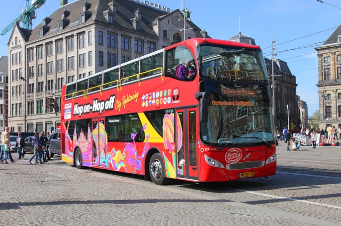 ve-may-bay-di-amsterdam-bus